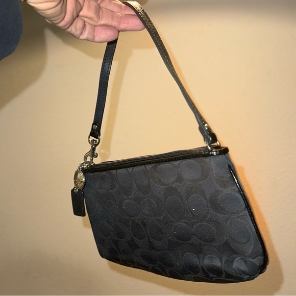 Coach Black Signature Wristlet Clutch with Leather Trim hang tags attached - Picture 4 of 16